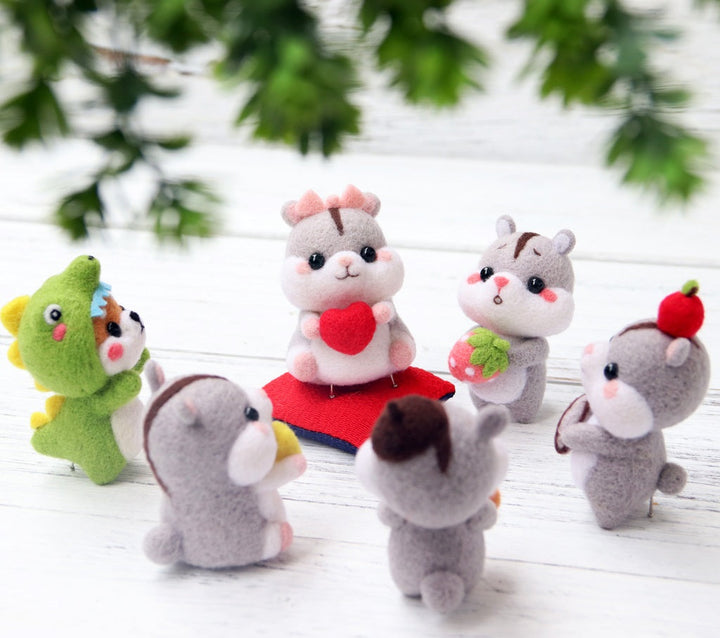 Hamster with Strawberry Needle Felting Kit. Wizardi DIY Wool Craft Kit F07N8-126