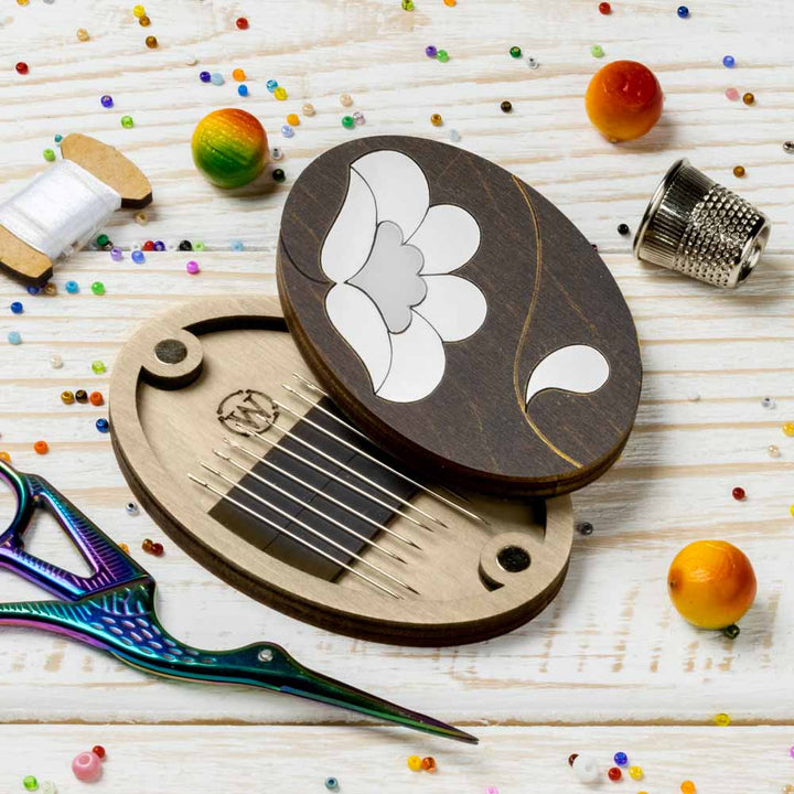 Magnetic Needle Case Oval – “Silver Flower” FLZB(N)-188