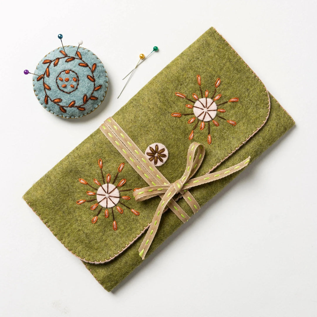 Sewing Roll from Felt Craft Kit SEWRL1O