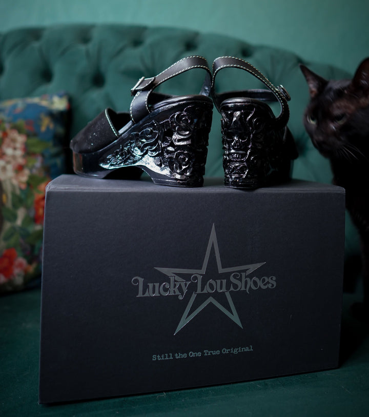 the Momento Mori - in Black Snake on Black