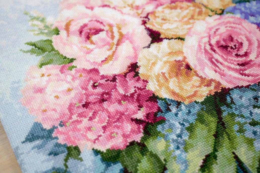 Bouquet B2371L Counted Cross-Stitch Kit