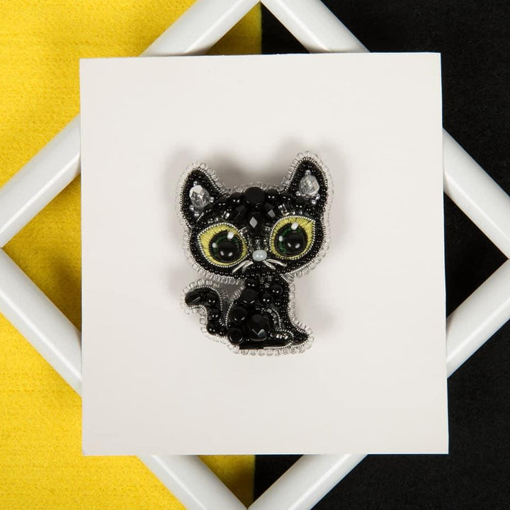 BP-330C Beadwork kit for creating brooch Crystal Art "Black cat"