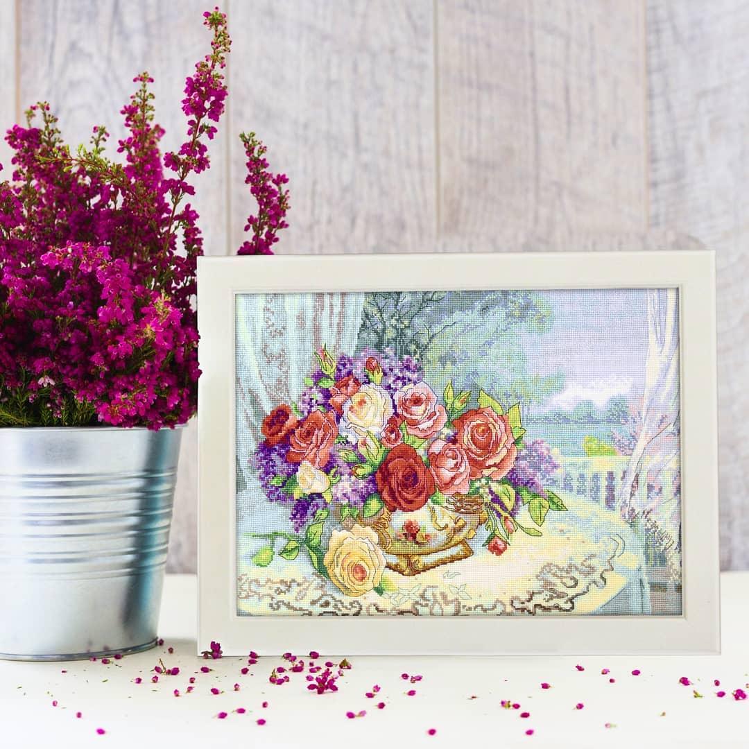 Cross-stitch kit M-399C "Wind blow"