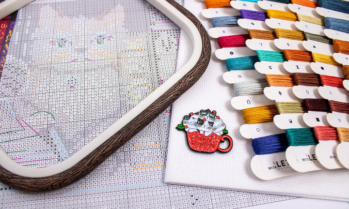 Bookshelf L9917 Counted Cross Stitch Kit