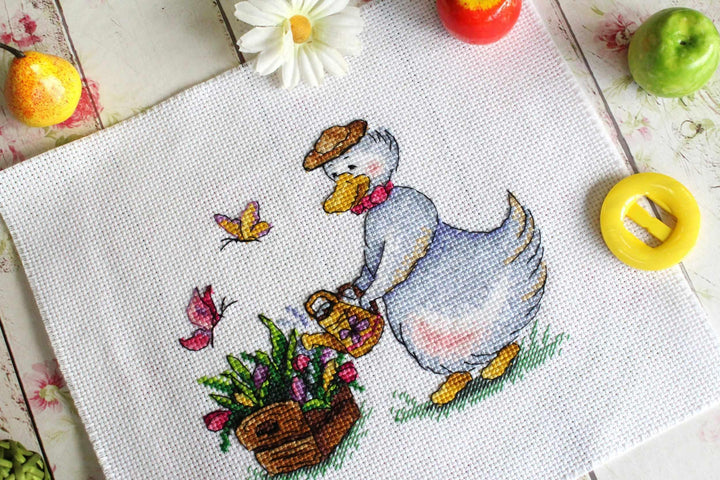 Gardening SM-439 Counted Cross Stitch Kit