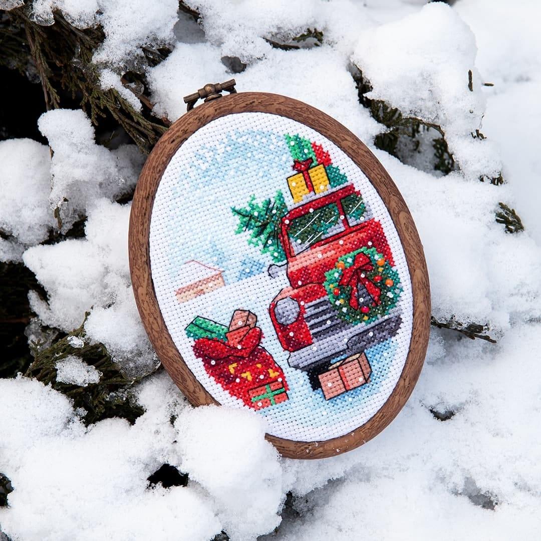 M-502C Counted cross stitch kit series "Preparing for the Holidays"
