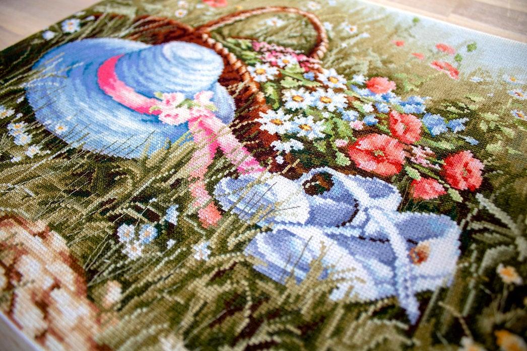 Meadow with poppies BU4020L Counted Cross-Stitch Kit