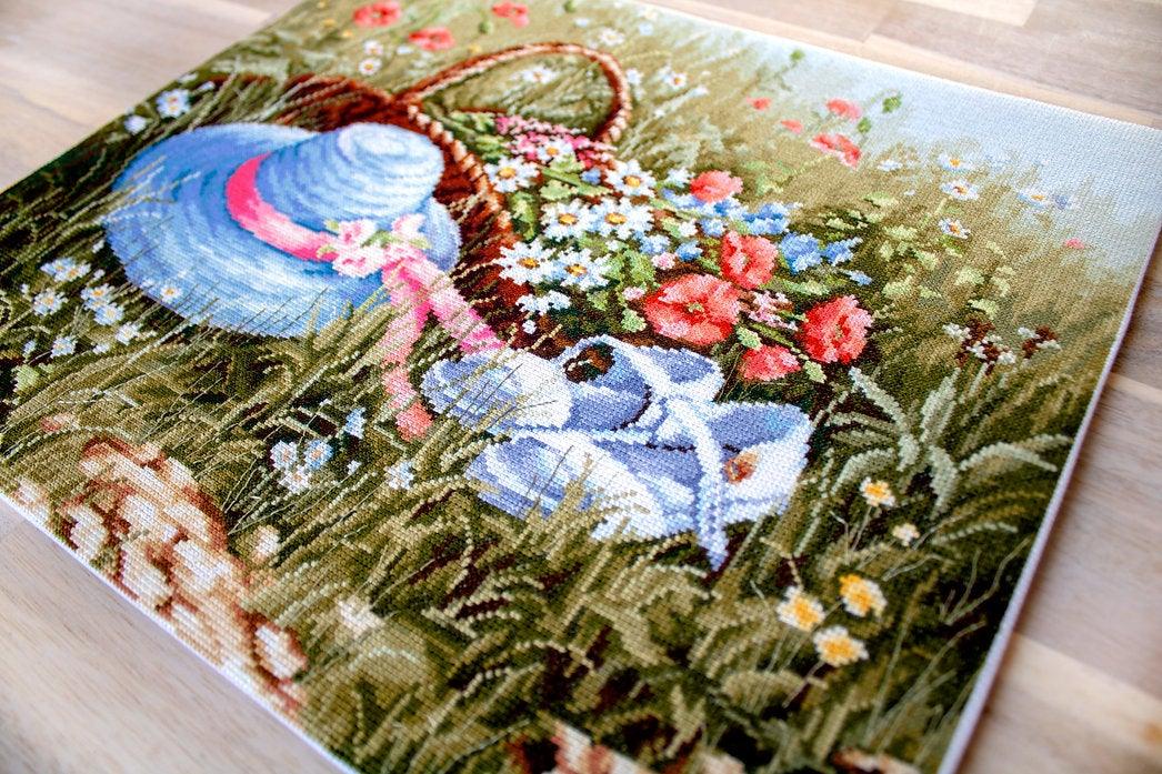 Meadow with poppies BU4020L Counted Cross-Stitch Kit