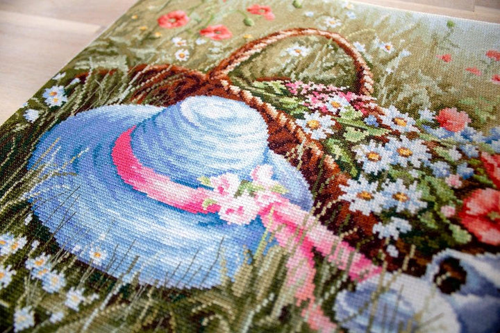 Meadow with poppies BU4020L Counted Cross-Stitch Kit