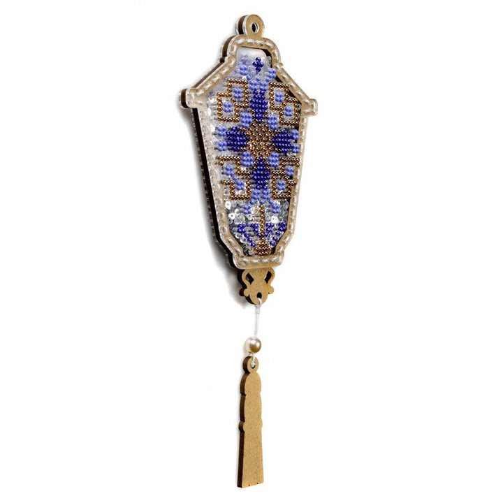 Set for embroidery with beads on a plastic base FLPL-070