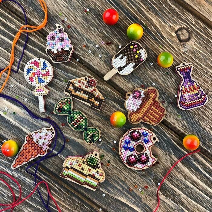 Set of blanks for embroidery on wood FLSW-003