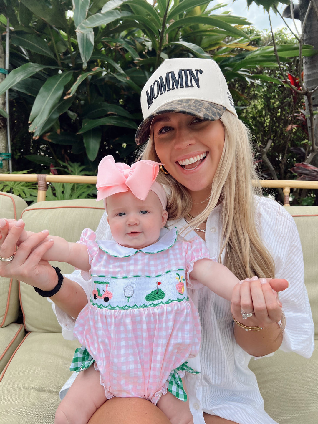 Mommin' - Vintage Trucker Hat