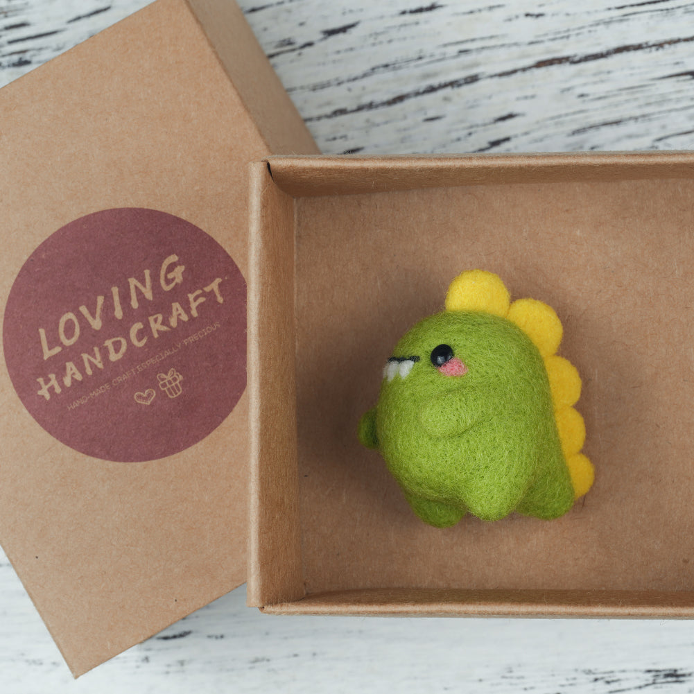 Green Dino Needle Felting Kit. Wizardi DIY Wool Craft Kit F07N8-W144