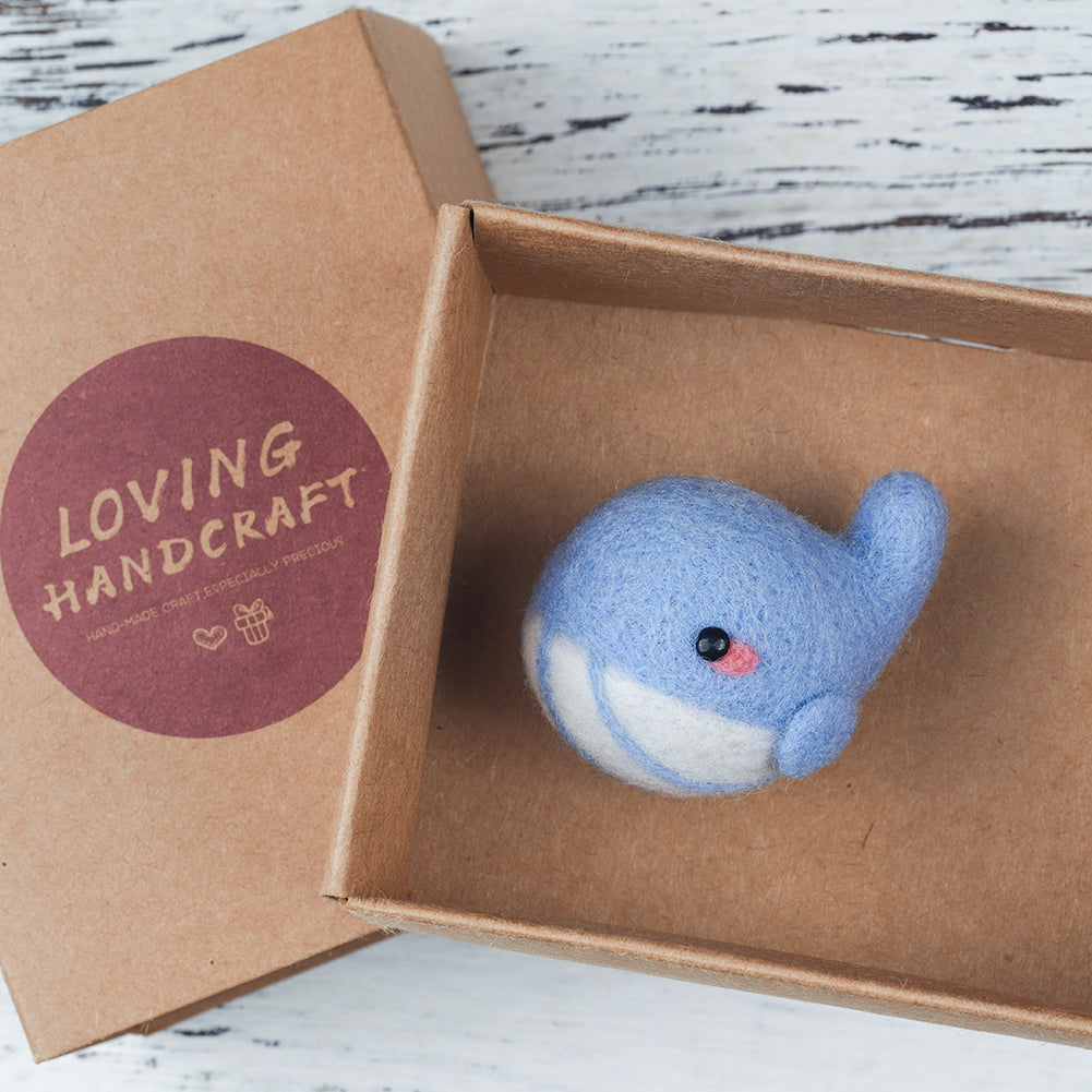 Whale Needle Felting Kit. Wizardi DIY Wool Craft Kit F07N8-146
