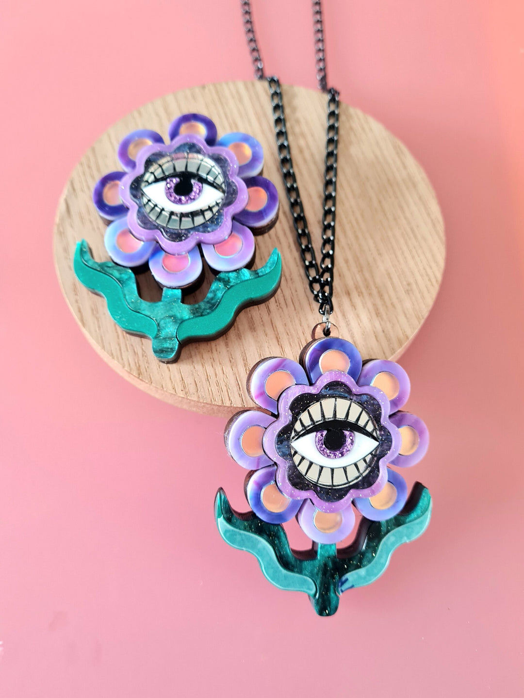 Retro inspired boho hippy floral brooch or necklace - image 3