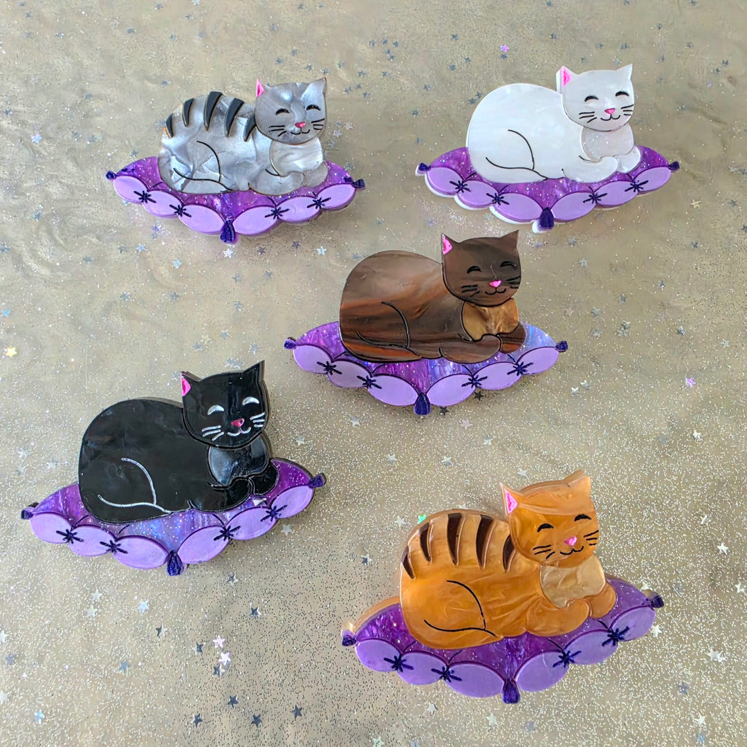 Loaf cat brooch pin - image 3