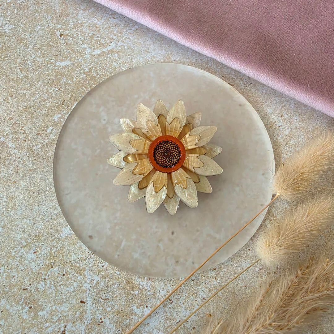 Gerbera daisy floral brooch or necklace - image 7