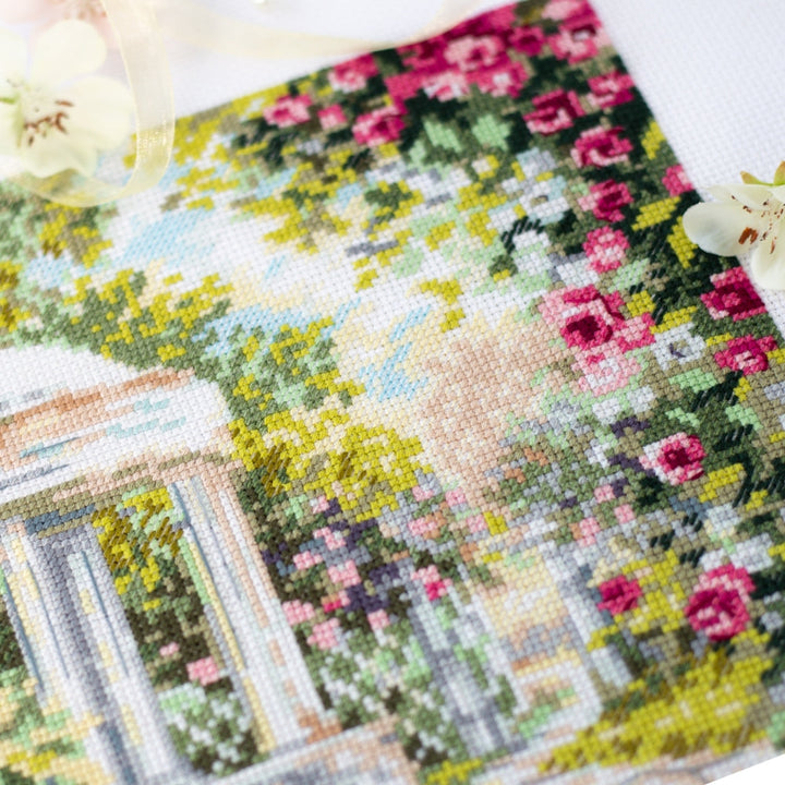 The Rotunda 210-066 Counted Cross-Stitch Kit