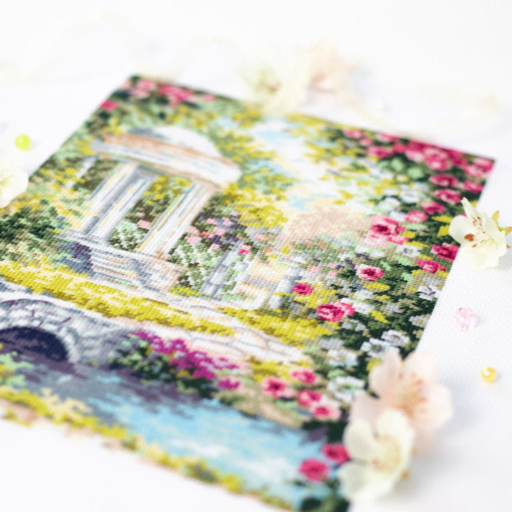 The Rotunda 210-066 Counted Cross-Stitch Kit