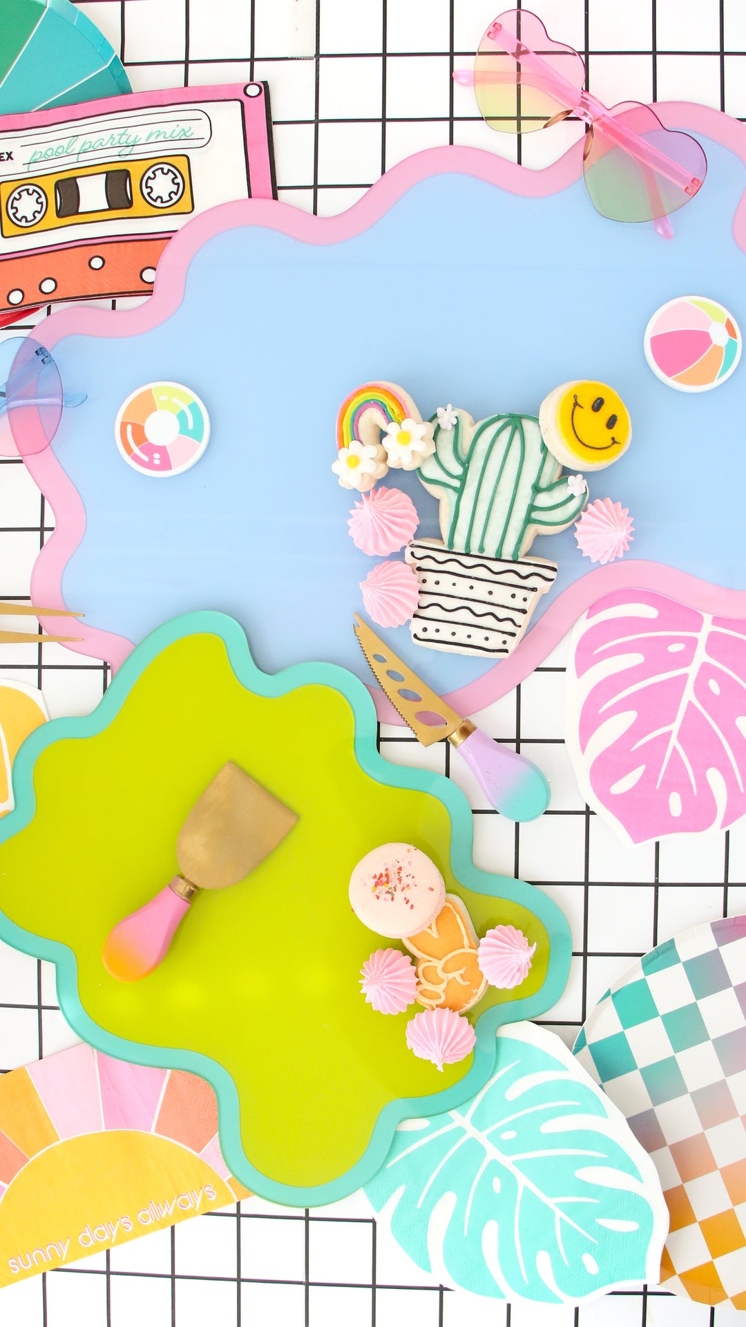 Periwinkle and pink wavy tray