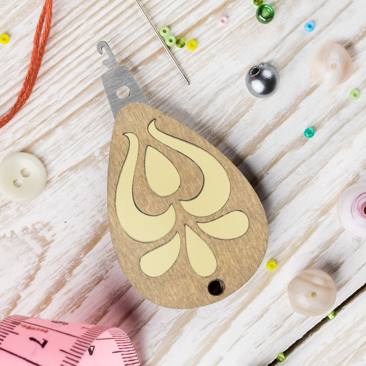 Needle Threader “Golden Lotus” FLNT-040