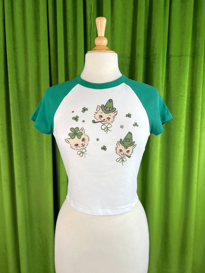 Paddy Cat Cropped Raglan Baby tee in White/Green