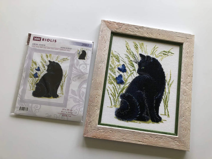 Black Cat R2001 Counted Cross Stitch Kit