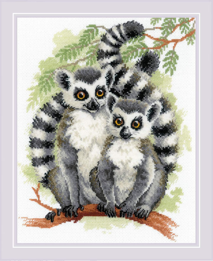 Lemurs R2196 Counted Cross Stitch Kit