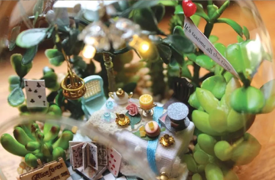 Miniature Wizardi Roombox Kit -  Alice forest afternoon tea Dollhouse Kit