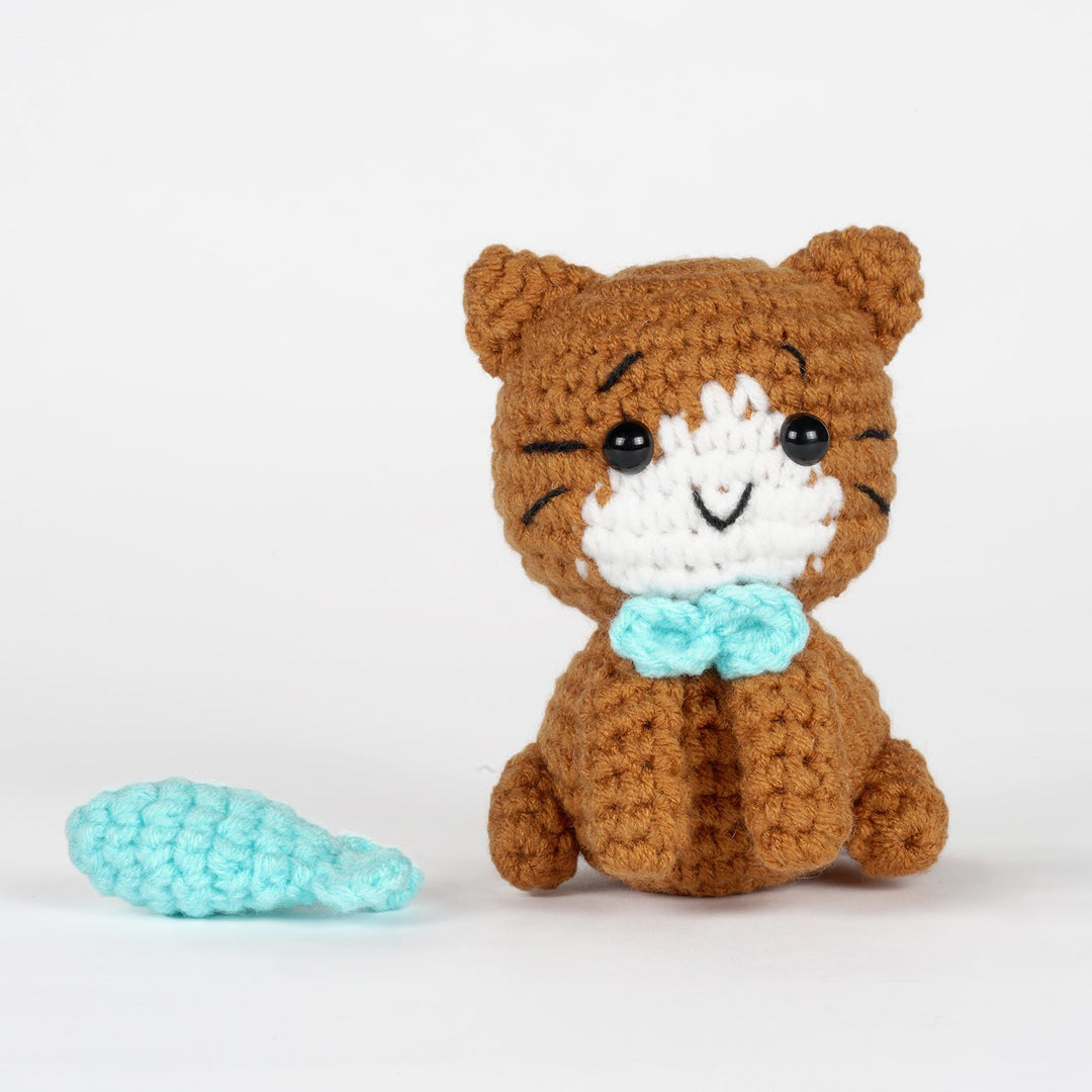 Cats Amigurumi DIY Crochet Kit Wizardi F07N8-M124
