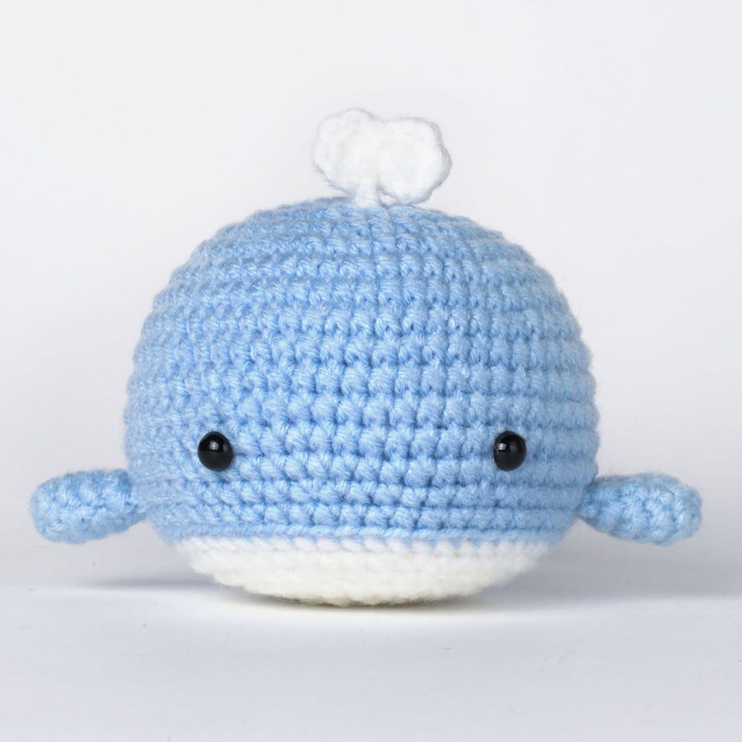 Whale Amigurumi DIY Crochet Kit Wizardi F07N8-M43