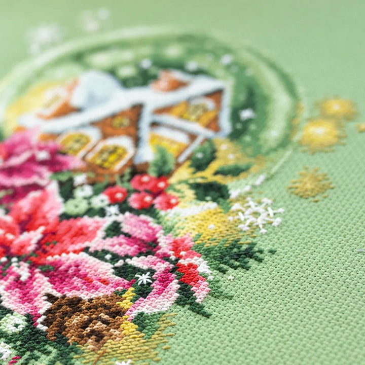 Snow Globe 540-672 Counted Cross-Stitch Kit