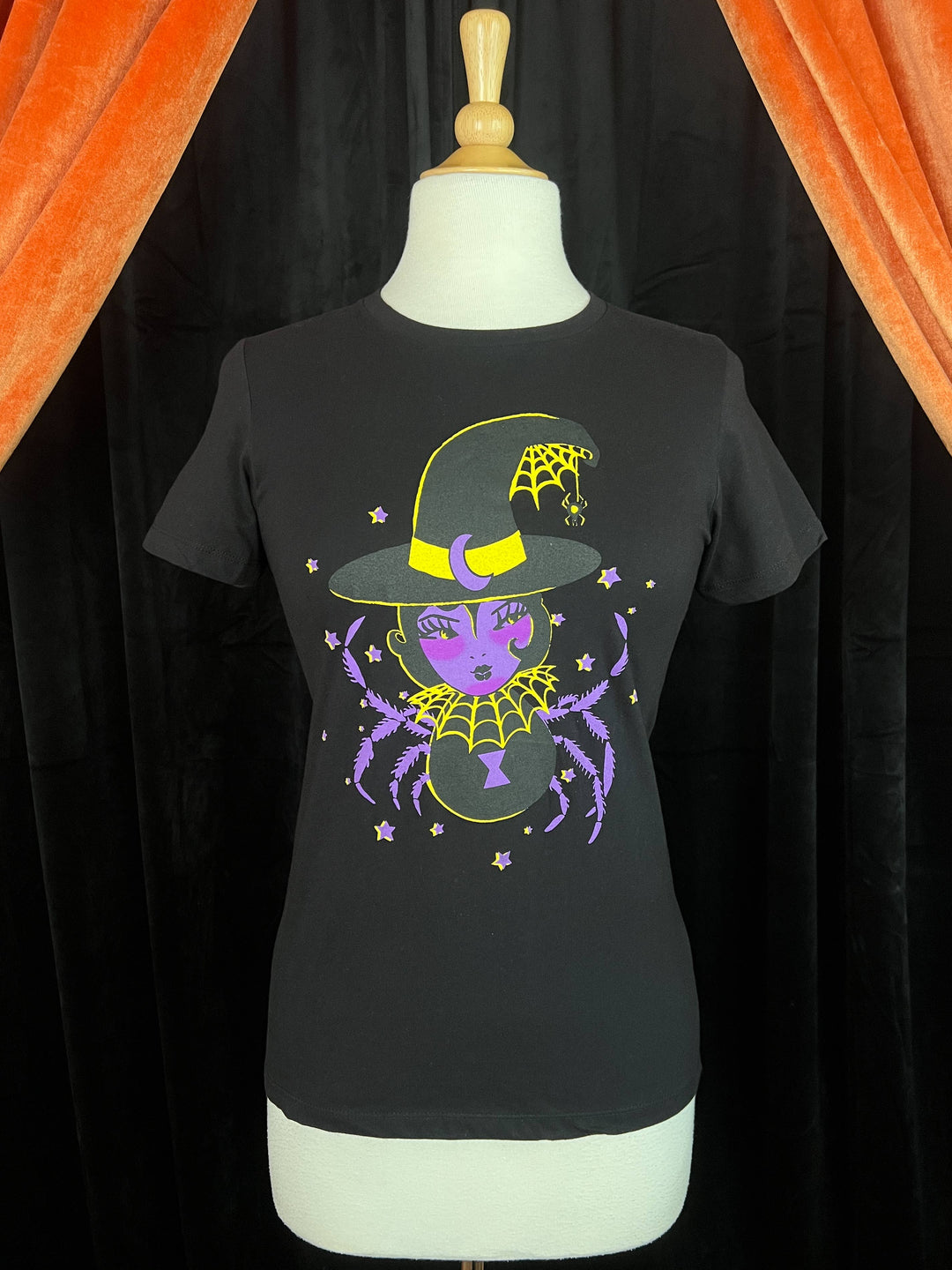 Spider Baby Fitted Graphic Tee in Black 