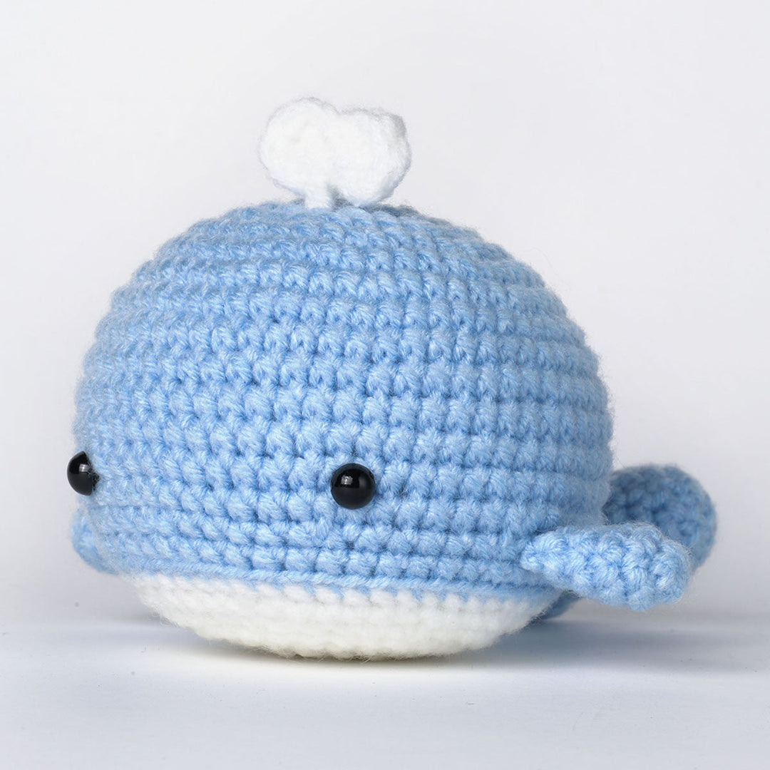 Whale Amigurumi DIY Crochet Kit Wizardi F07N8-M43