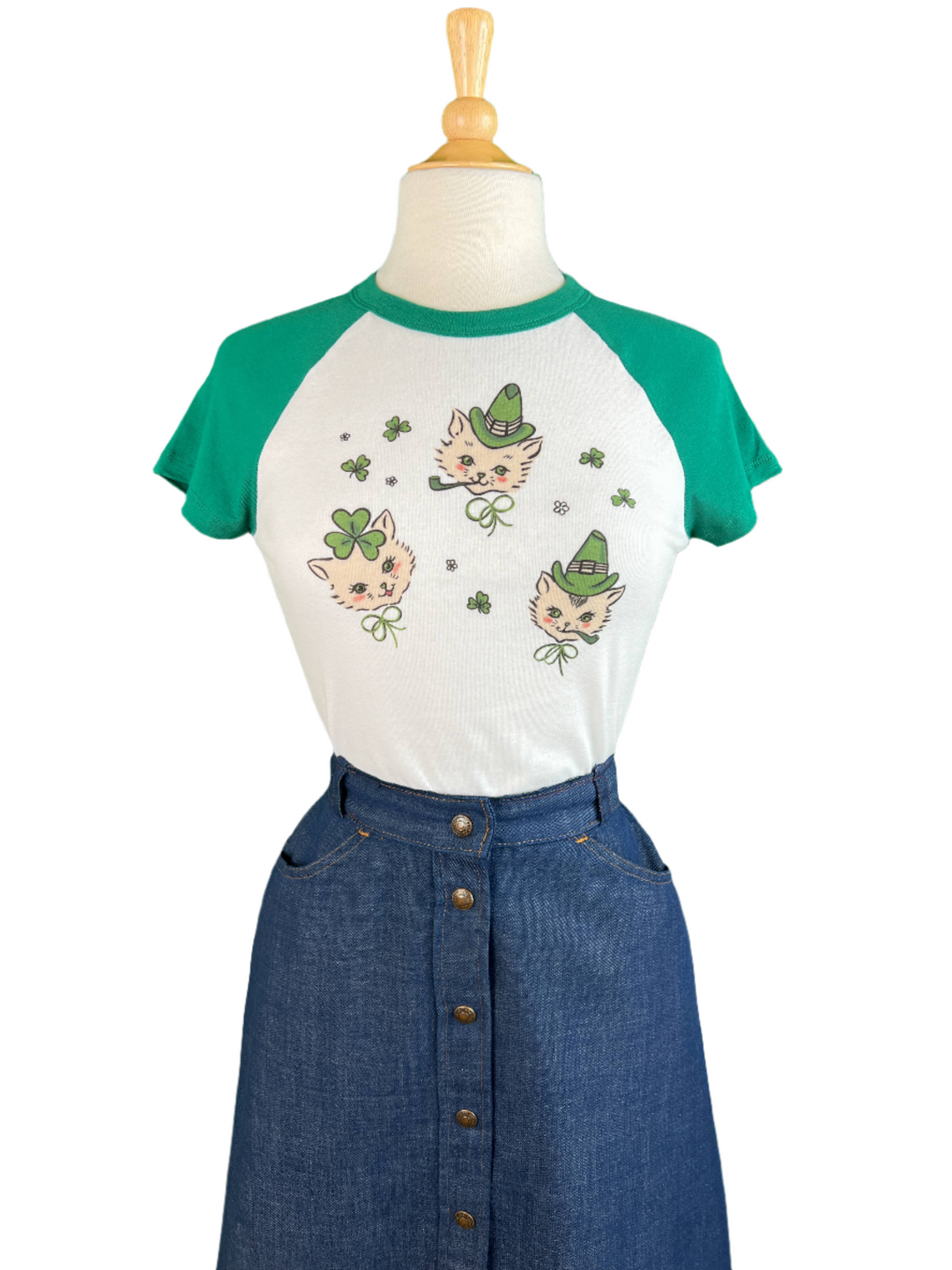 Paddy Cat Cropped Raglan Baby tee in White/Green