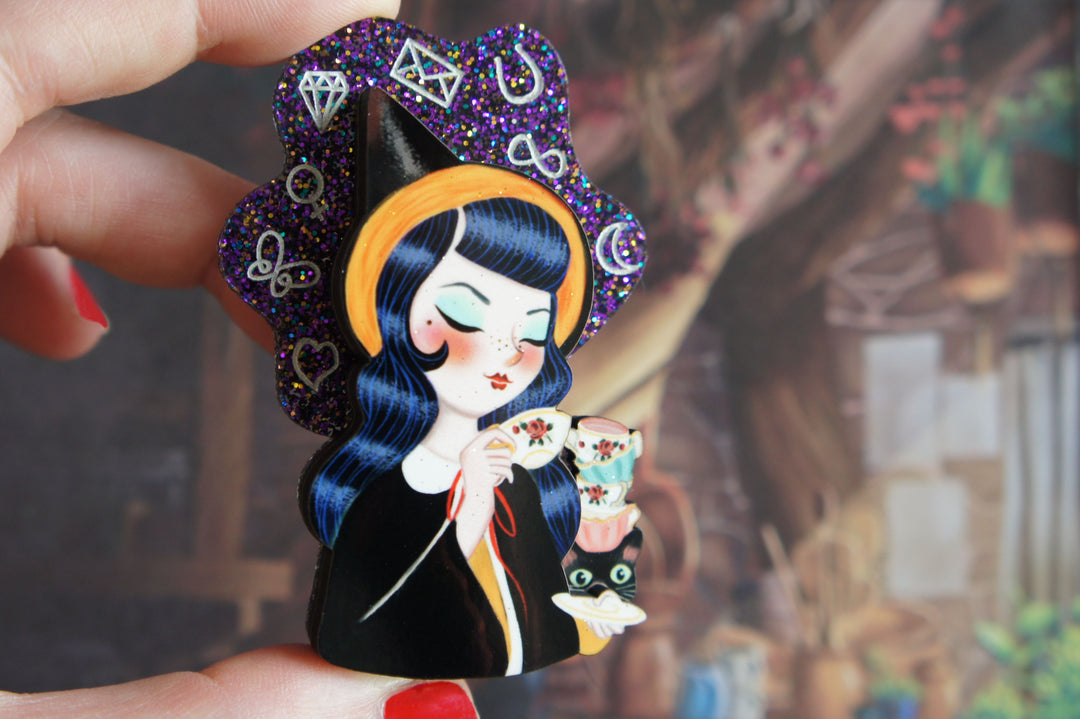 Witch Reading Tasseomancy Brooch by Laliblue