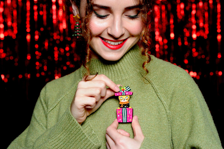 Hearts Vending Brooch by Laliblue