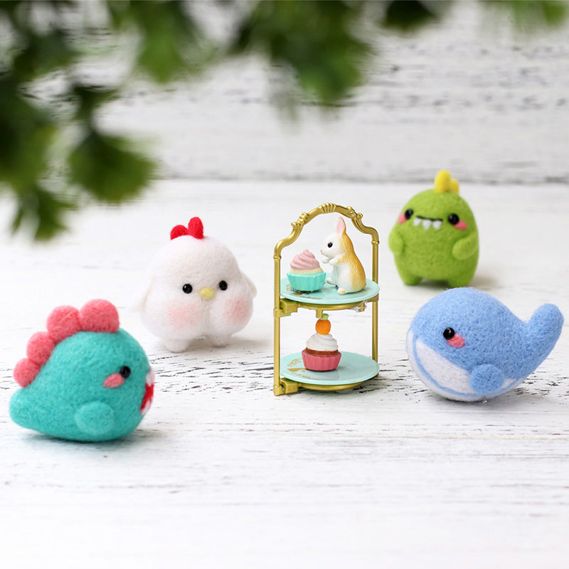 Whale Needle Felting Kit. Wizardi DIY Wool Craft Kit F07N8-146