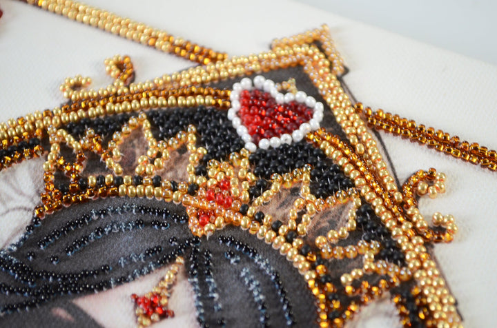 Bead Embroidery Kit - Queen of hearts AB-940