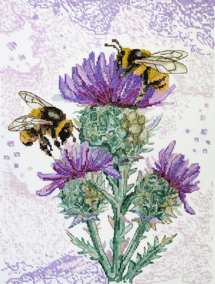 Cross-stitch kit Hunting for nectar AH-188