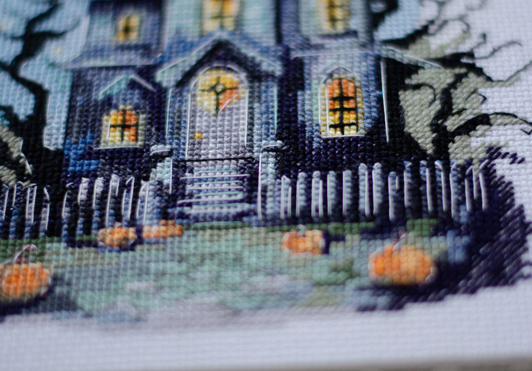 Cross-stitch kit - Haunted House AH-277