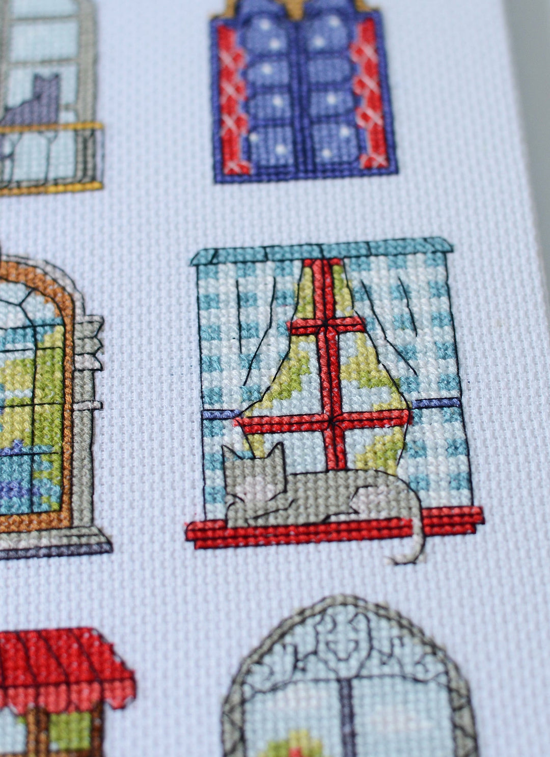 Cross-stitch kit - 9 little cozy tales AH-284