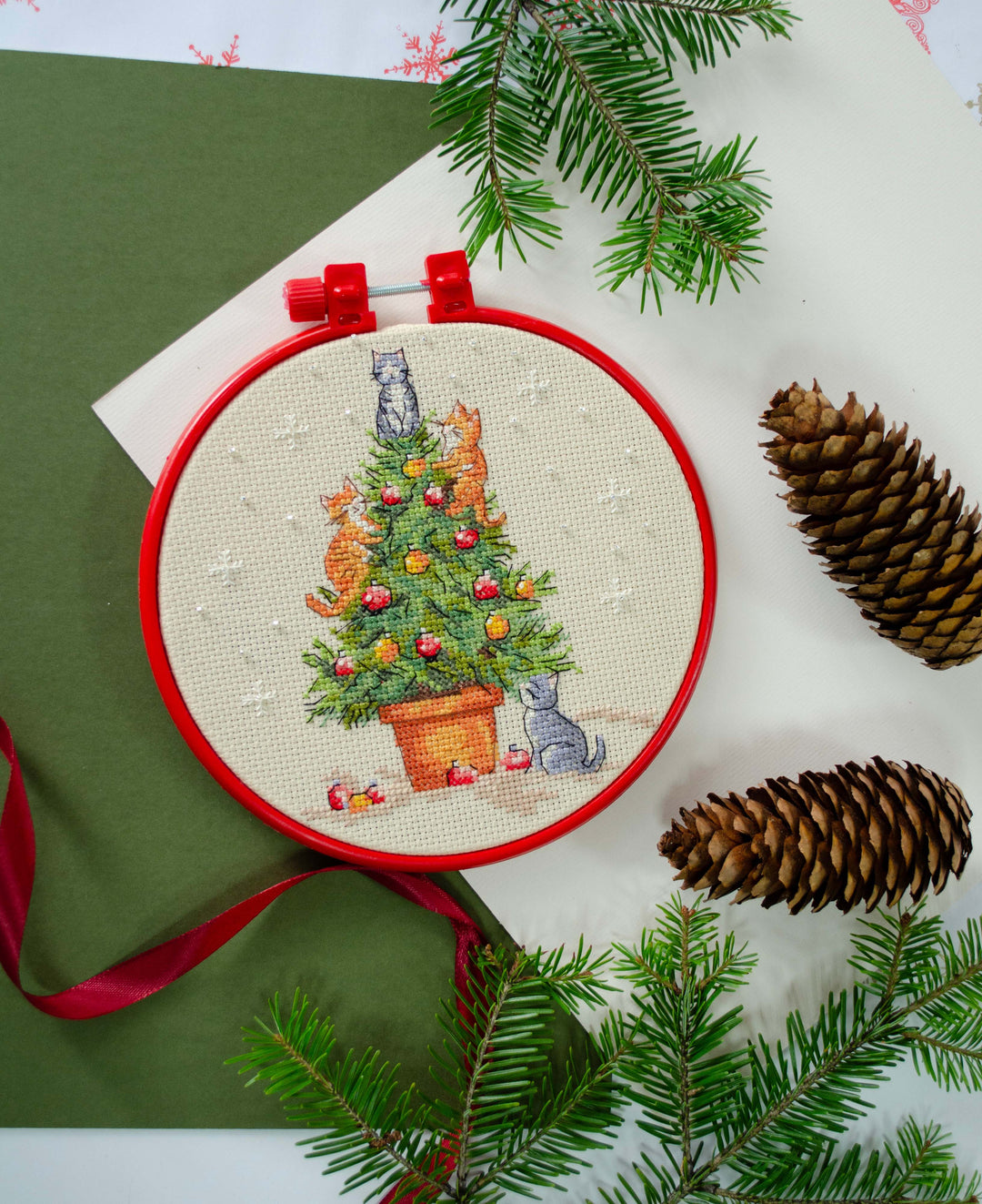 Cross-stitch kit - The naughty cats AHM-090