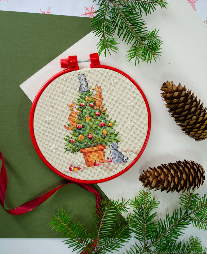 Cross-stitch kit - The naughty cats AHM-090