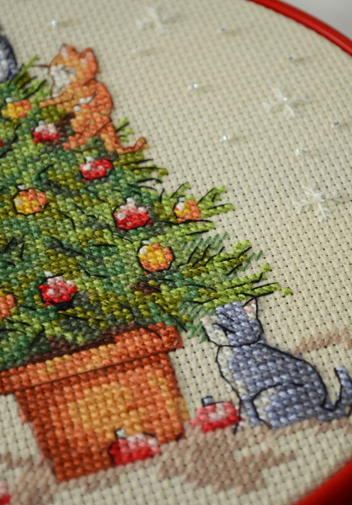 Cross-stitch kit - The naughty cats AHM-090