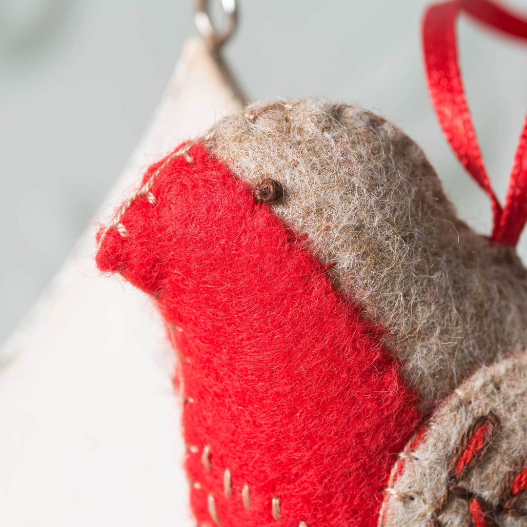Embroidered Robin Felt Craft Mini Kit by Corinne Lapierre MKRBN1F