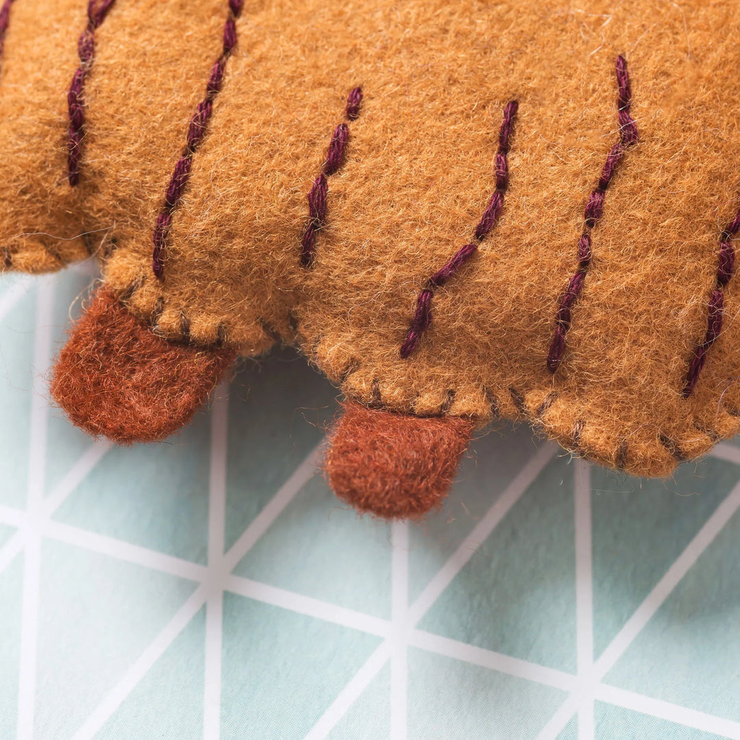 Highland Cow Felt Craft Mini Kit by Corinne Lapierre MKCOW1F