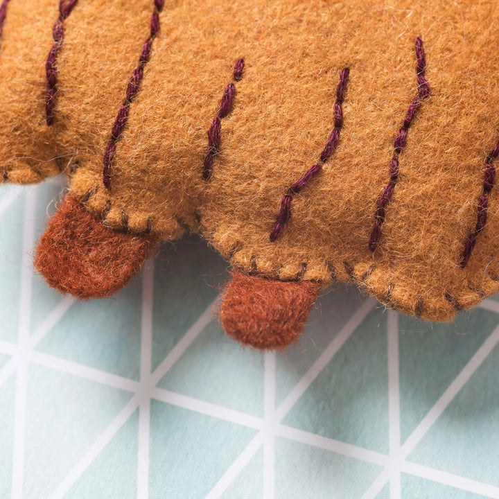 Highland Cow Felt Craft Mini Kit by Corinne Lapierre MKCOW1F