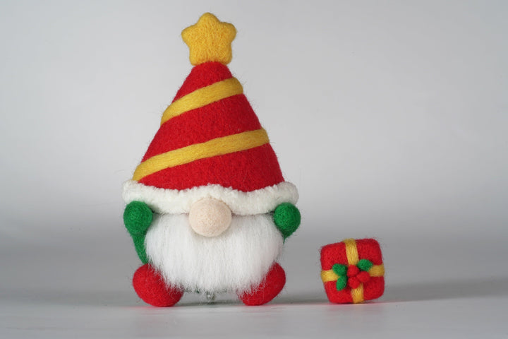 Red Christmas Gnome Needle Felting Kit. Wizardi DIY Wool Craft Kit F07N8-491