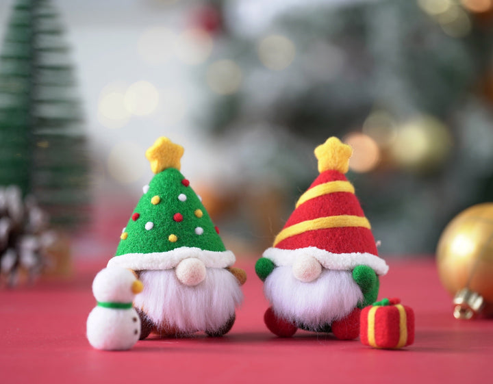 Red Christmas Gnome Needle Felting Kit. Wizardi DIY Wool Craft Kit F07N8-491